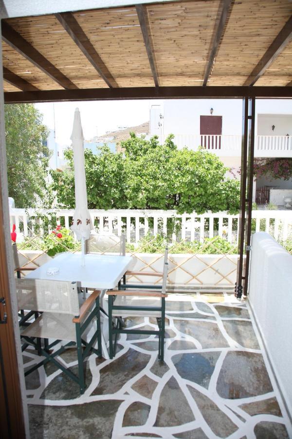 Livadi  Pergola 아파트 호텔 외부 사진