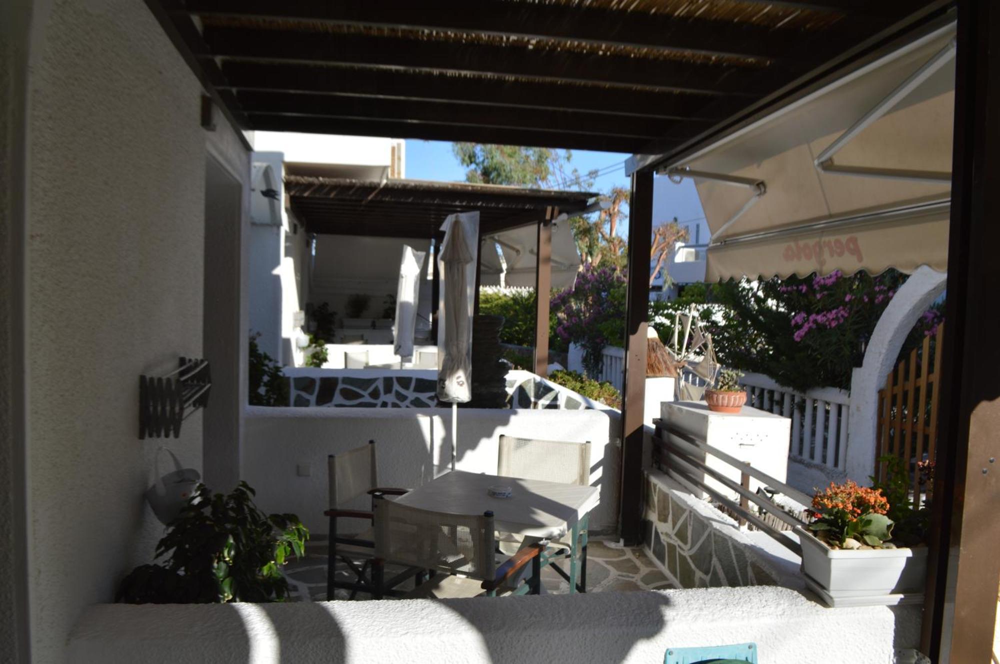 Livadi  Pergola 아파트 호텔 외부 사진